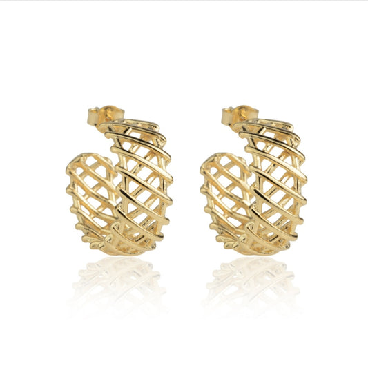 wear daily small golden hoop earrings