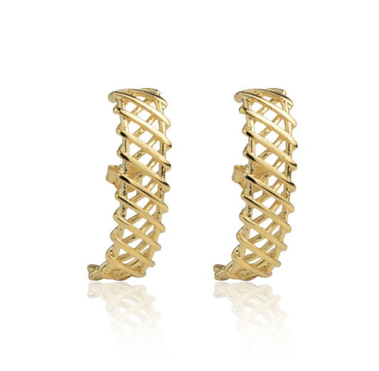 wear daily minimalist golden earrings